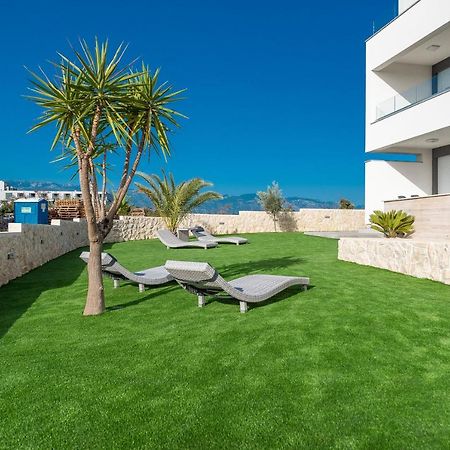 Apartments & Rooms Pool Villas Maris Novalja Bagian luar foto