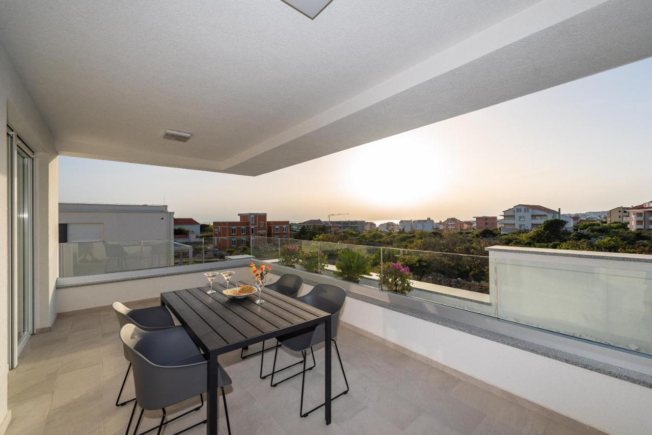 Apartments & Rooms Pool Villas Maris Novalja Bagian luar foto