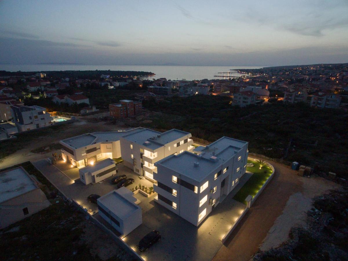 Apartments & Rooms Pool Villas Maris Novalja Bagian luar foto