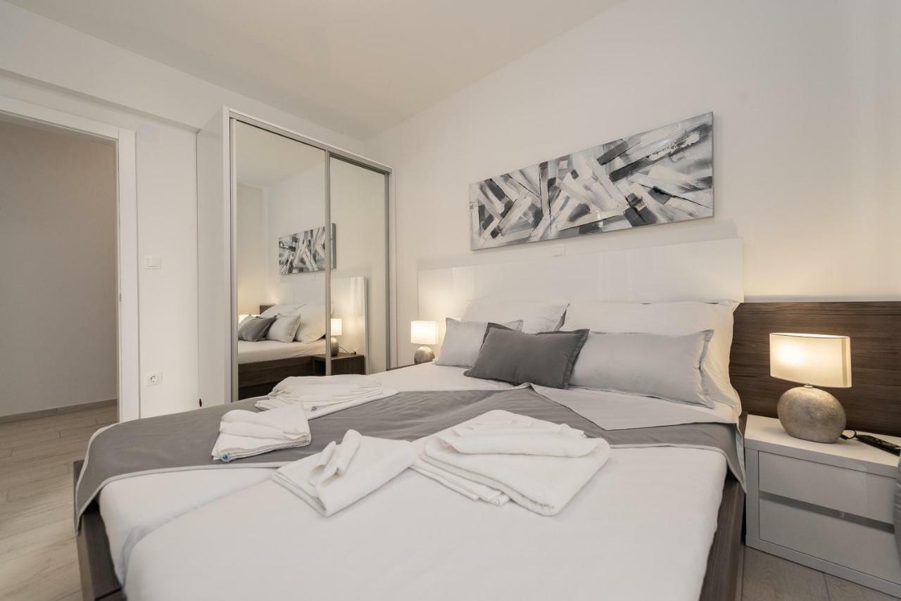 Apartments & Rooms Pool Villas Maris Novalja Bagian luar foto