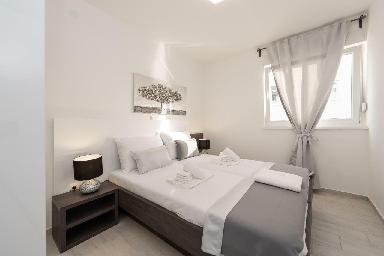 Apartments & Rooms Pool Villas Maris Novalja Bagian luar foto