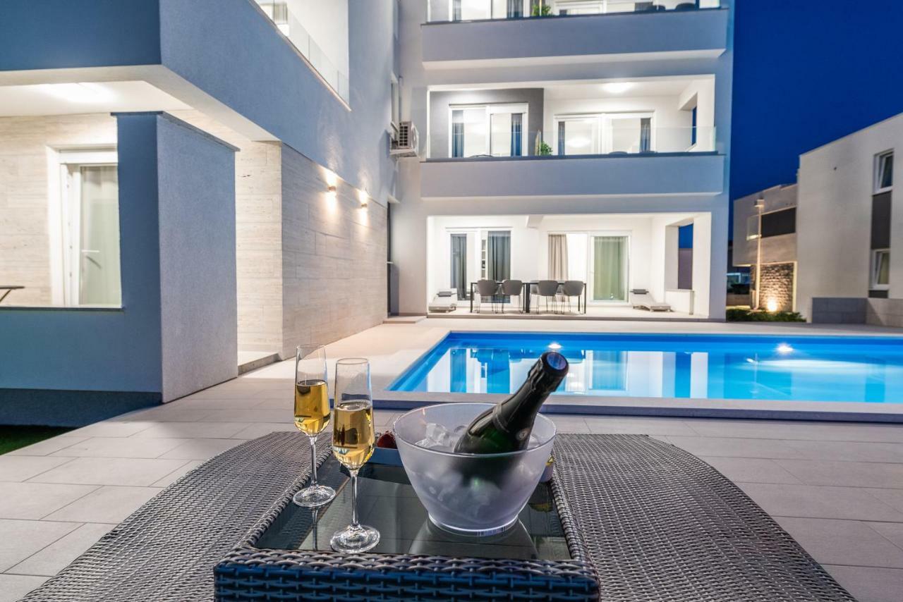Apartments & Rooms Pool Villas Maris Novalja Bagian luar foto