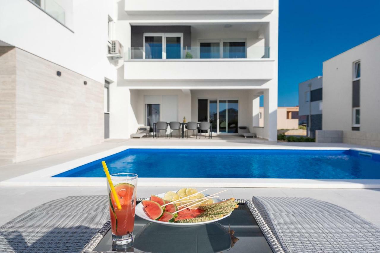 Apartments & Rooms Pool Villas Maris Novalja Bagian luar foto