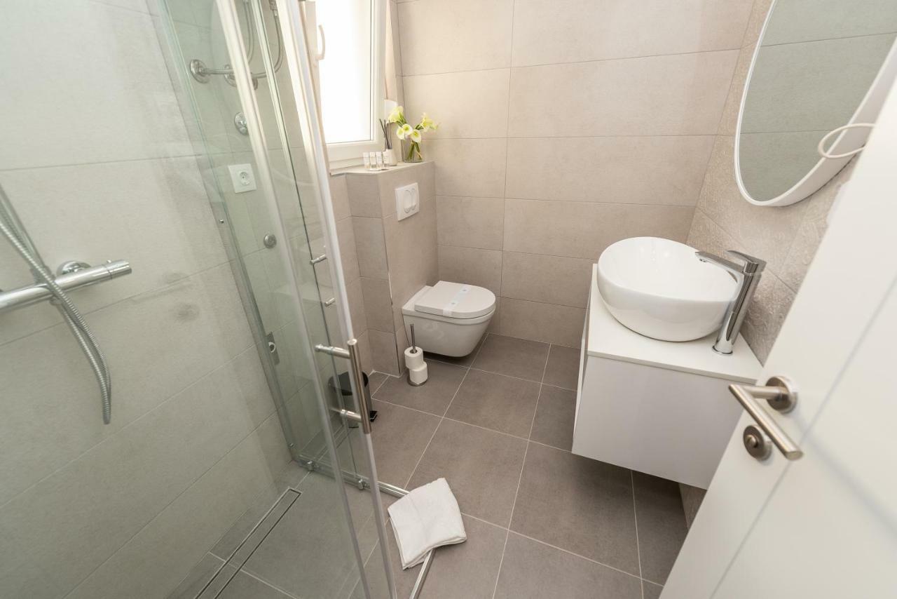 Apartments & Rooms Pool Villas Maris Novalja Bagian luar foto