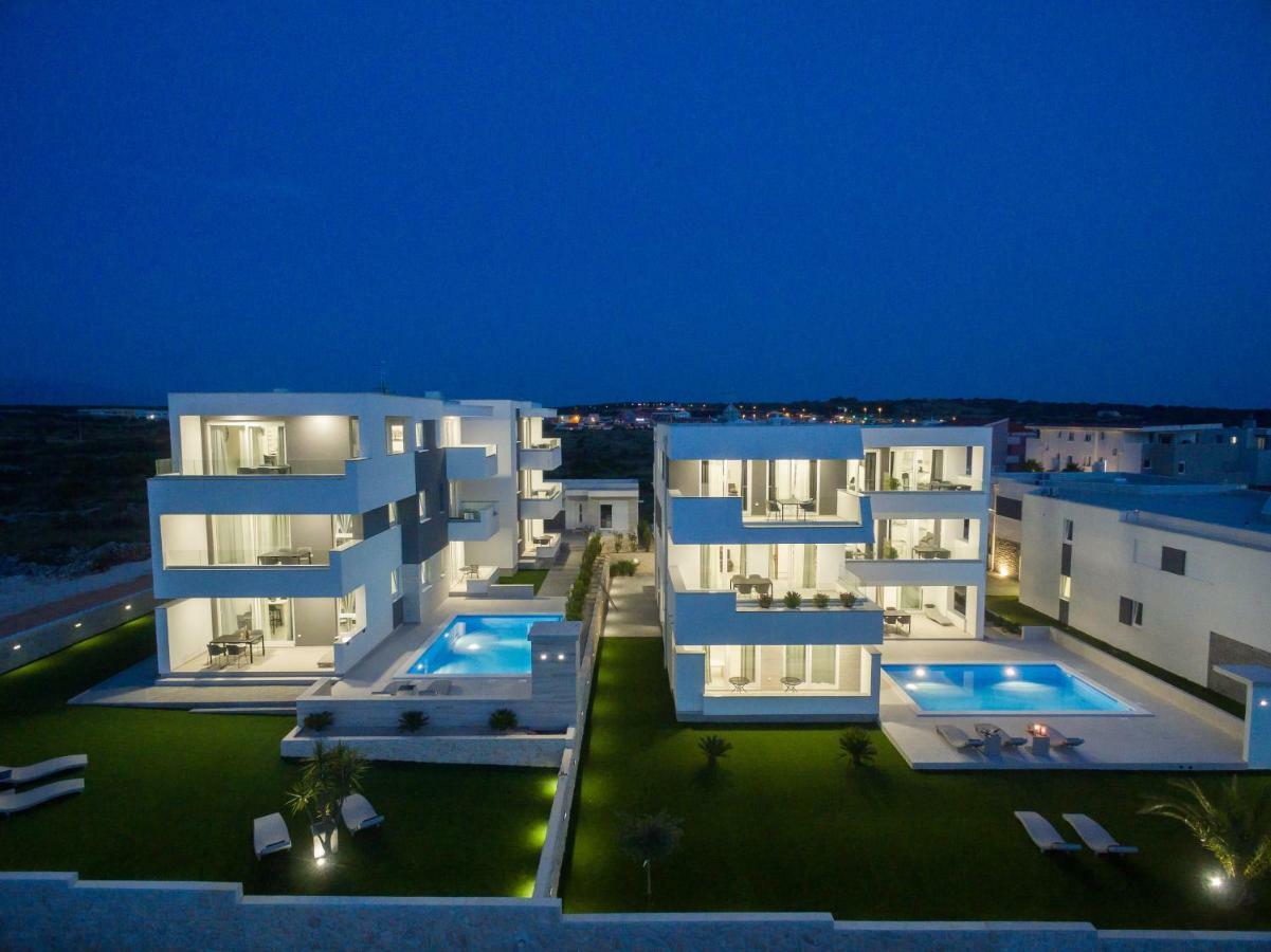 Apartments & Rooms Pool Villas Maris Novalja Bagian luar foto